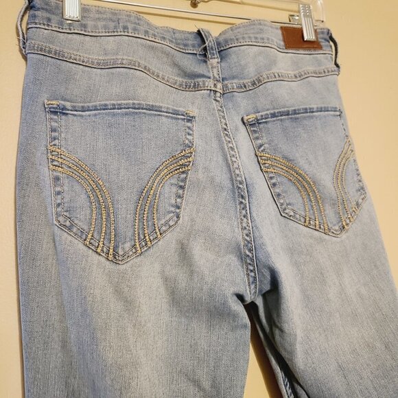 Hollister | Junior's High Rise Super Skinny Distressed Jeans (Size 9L) - Picture 12 of 14